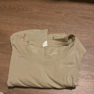 lulu crew neck t